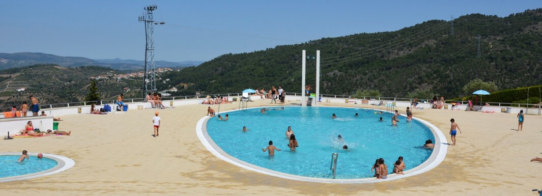 Festa nas piscinas descobertas