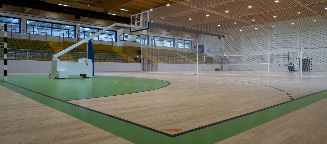 fotografia do pavilh&atilde;o desportivo de armamar